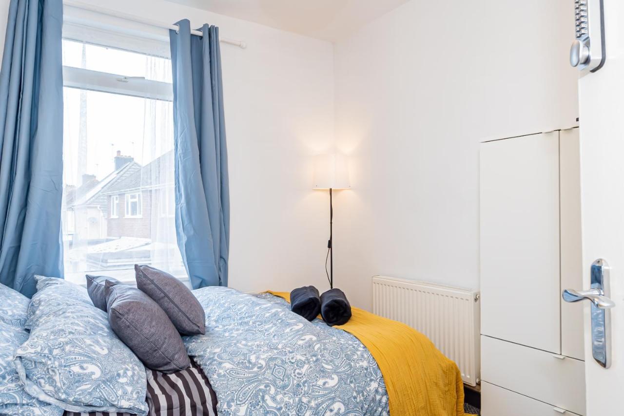 Shirley House 3, Guest House, Self Catering, Self Check In With Smart Locks, Use Of Fully Equipped Kitchen, Close To City Centre, Ideal For Longer Stays, Walking Distance To Bat, 20 Min Drive To Fawley Refinery, Excellent Transport Links Саутгемптон Экстерьер фото