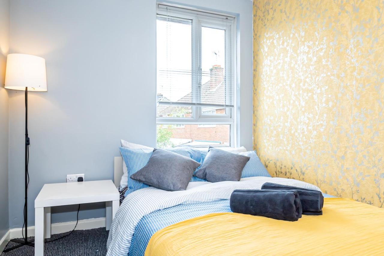 Shirley House 3, Guest House, Self Catering, Self Check In With Smart Locks, Use Of Fully Equipped Kitchen, Close To City Centre, Ideal For Longer Stays, Walking Distance To Bat, 20 Min Drive To Fawley Refinery, Excellent Transport Links Саутгемптон Экстерьер фото