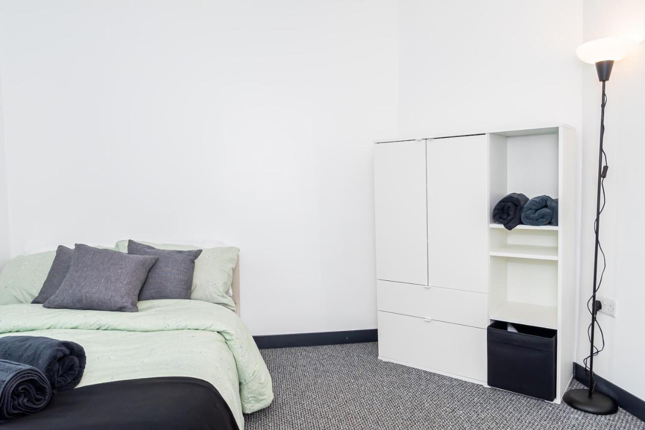 Shirley House 3, Guest House, Self Catering, Self Check In With Smart Locks, Use Of Fully Equipped Kitchen, Close To City Centre, Ideal For Longer Stays, Walking Distance To Bat, 20 Min Drive To Fawley Refinery, Excellent Transport Links Саутгемптон Экстерьер фото