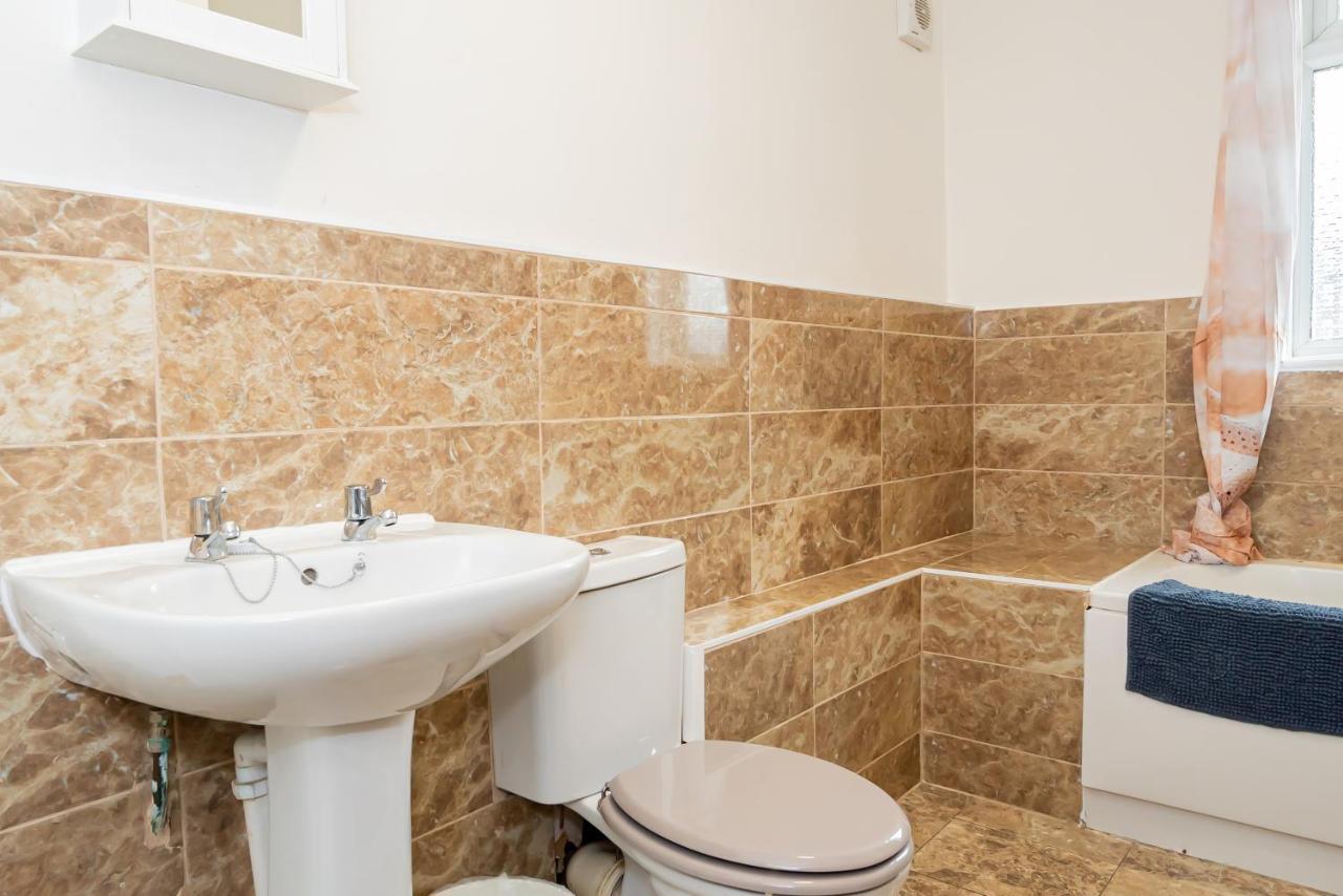 Shirley House 3, Guest House, Self Catering, Self Check In With Smart Locks, Use Of Fully Equipped Kitchen, Close To City Centre, Ideal For Longer Stays, Walking Distance To Bat, 20 Min Drive To Fawley Refinery, Excellent Transport Links Саутгемптон Экстерьер фото