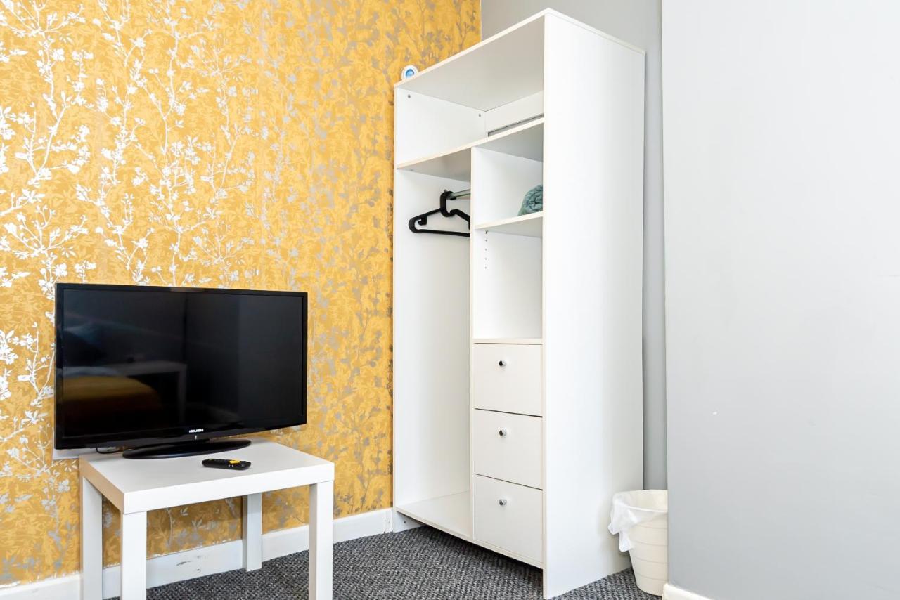 Shirley House 3, Guest House, Self Catering, Self Check In With Smart Locks, Use Of Fully Equipped Kitchen, Close To City Centre, Ideal For Longer Stays, Walking Distance To Bat, 20 Min Drive To Fawley Refinery, Excellent Transport Links Саутгемптон Экстерьер фото