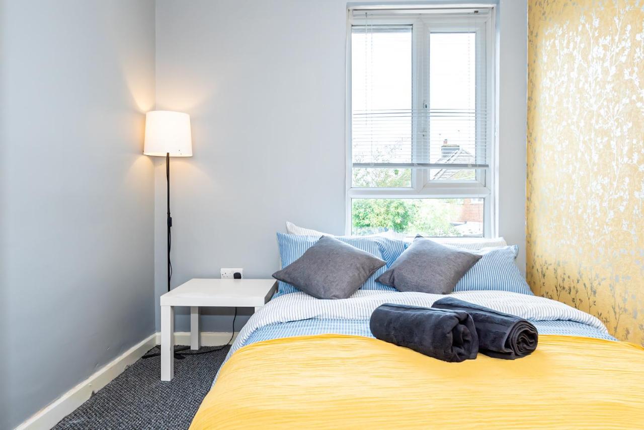 Shirley House 3, Guest House, Self Catering, Self Check In With Smart Locks, Use Of Fully Equipped Kitchen, Close To City Centre, Ideal For Longer Stays, Walking Distance To Bat, 20 Min Drive To Fawley Refinery, Excellent Transport Links Саутгемптон Экстерьер фото