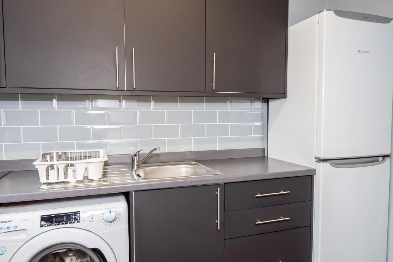 Shirley House 3, Guest House, Self Catering, Self Check In With Smart Locks, Use Of Fully Equipped Kitchen, Close To City Centre, Ideal For Longer Stays, Walking Distance To Bat, 20 Min Drive To Fawley Refinery, Excellent Transport Links Саутгемптон Экстерьер фото