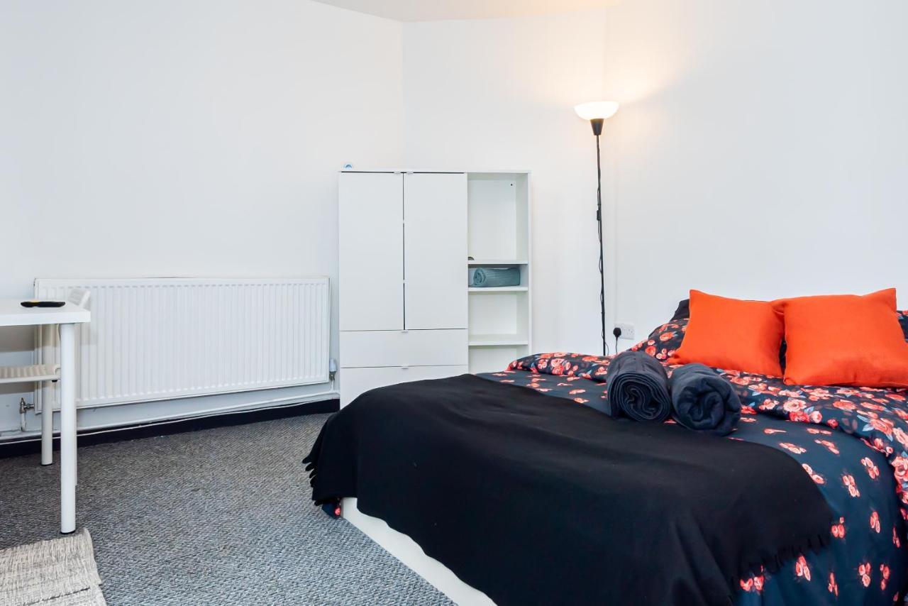 Shirley House 3, Guest House, Self Catering, Self Check In With Smart Locks, Use Of Fully Equipped Kitchen, Close To City Centre, Ideal For Longer Stays, Walking Distance To Bat, 20 Min Drive To Fawley Refinery, Excellent Transport Links Саутгемптон Экстерьер фото