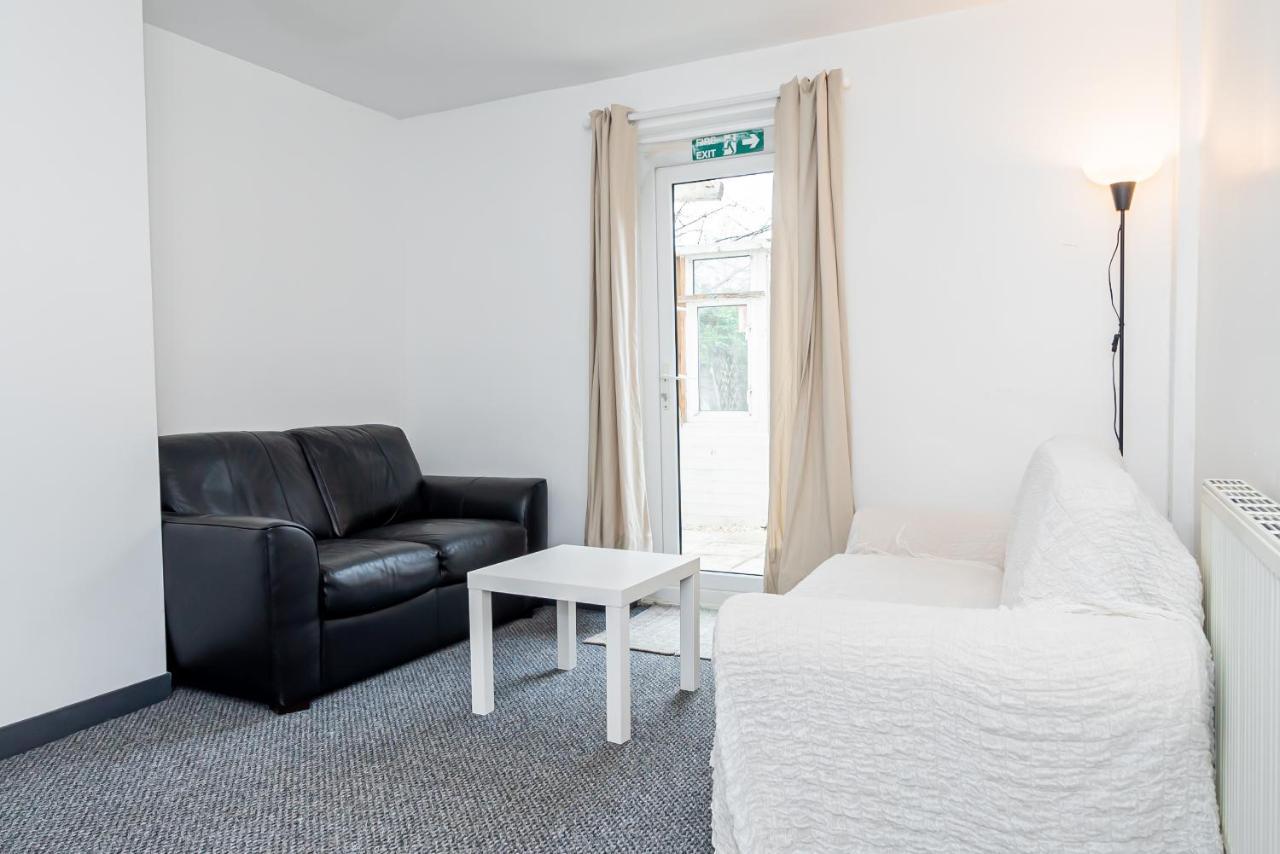 Shirley House 3, Guest House, Self Catering, Self Check In With Smart Locks, Use Of Fully Equipped Kitchen, Close To City Centre, Ideal For Longer Stays, Walking Distance To Bat, 20 Min Drive To Fawley Refinery, Excellent Transport Links Саутгемптон Экстерьер фото