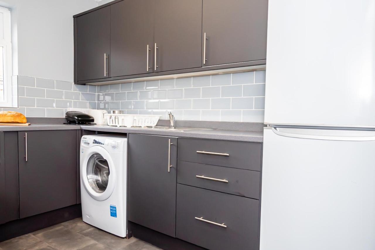 Shirley House 3, Guest House, Self Catering, Self Check In With Smart Locks, Use Of Fully Equipped Kitchen, Close To City Centre, Ideal For Longer Stays, Walking Distance To Bat, 20 Min Drive To Fawley Refinery, Excellent Transport Links Саутгемптон Экстерьер фото