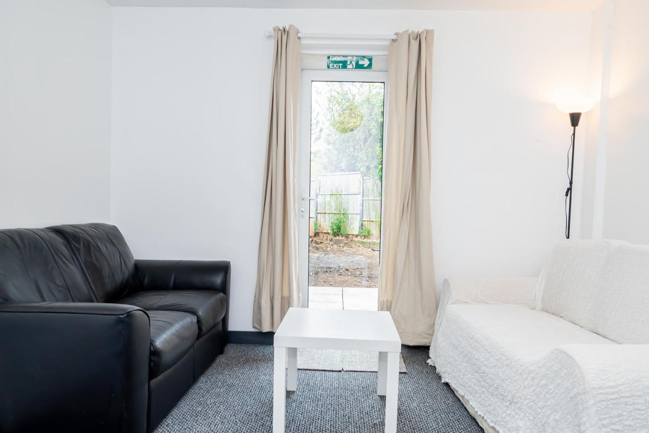Shirley House 3, Guest House, Self Catering, Self Check In With Smart Locks, Use Of Fully Equipped Kitchen, Close To City Centre, Ideal For Longer Stays, Walking Distance To Bat, 20 Min Drive To Fawley Refinery, Excellent Transport Links Саутгемптон Экстерьер фото